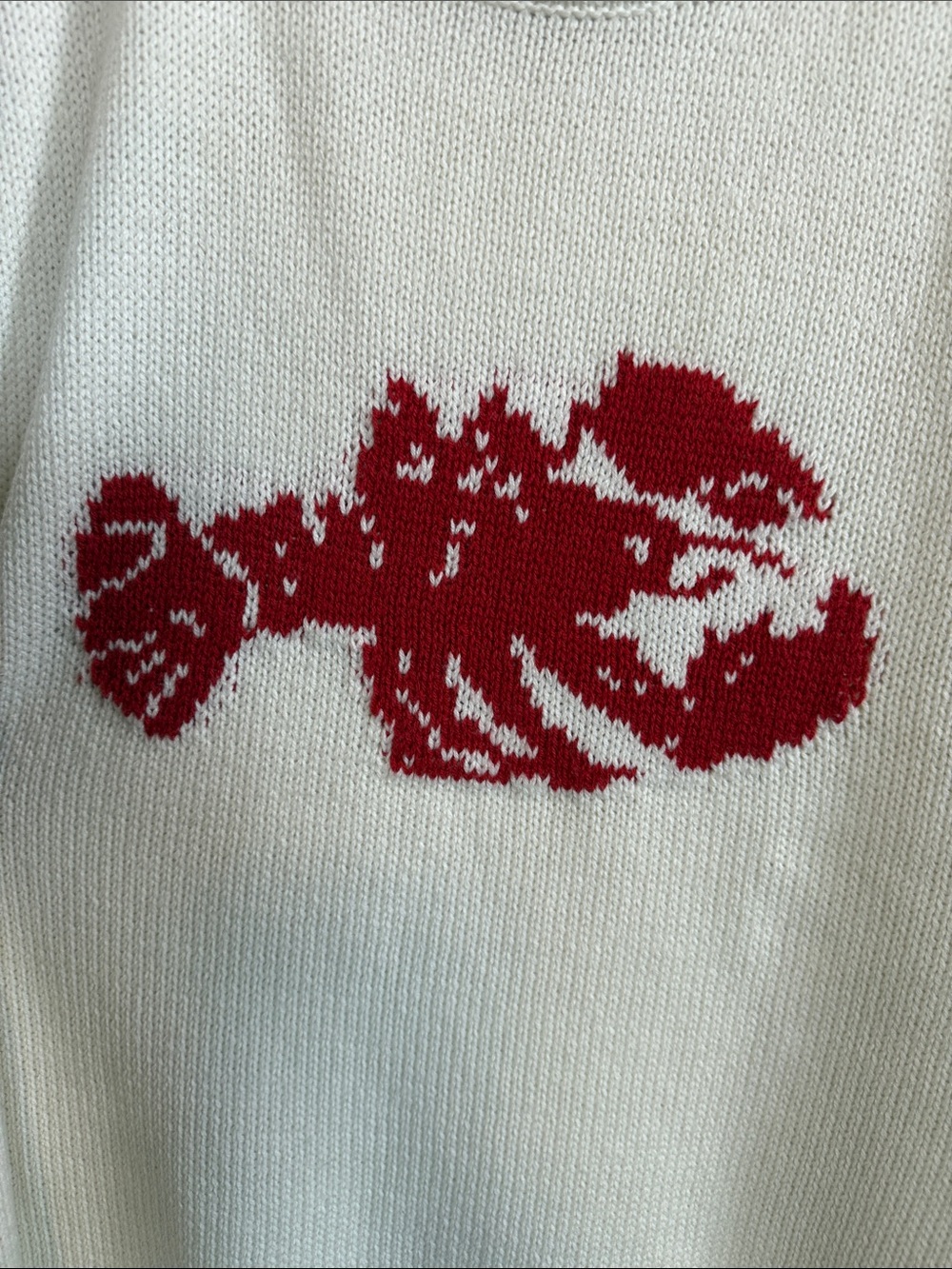 😃NWOT😃 St. John's Bay Cream Sweater with Red Lobster and Navy Trim - Picture 3 of 4